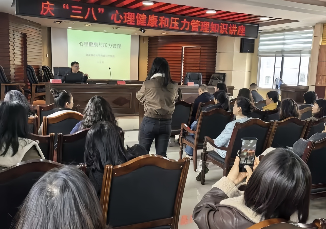 ���������� �������¹�������������Ȼ��Դ�ֿ�չ�����ˡ����ʸ�Ů����ף�